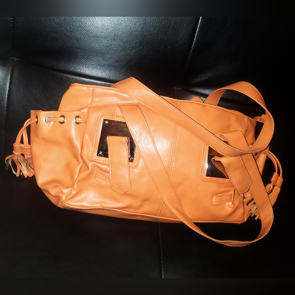 Bueno Medium Size Purse